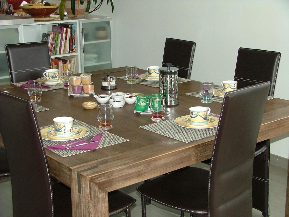 Les Enselmes Bed & Breakfast Montagnieu  Luaran gambar